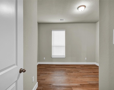 411 S Amherst Drive - Photo Thumbnail 22