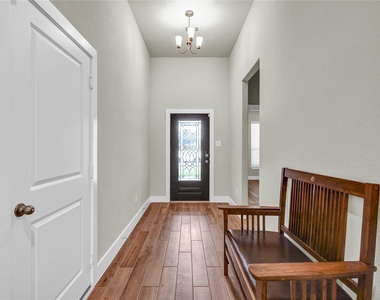 411 S Amherst Drive - Photo Thumbnail 3