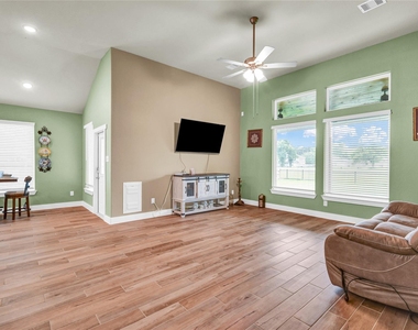 411 S Amherst Drive - Photo Thumbnail 9