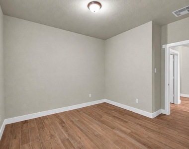 411 S Amherst Drive - Photo Thumbnail 24