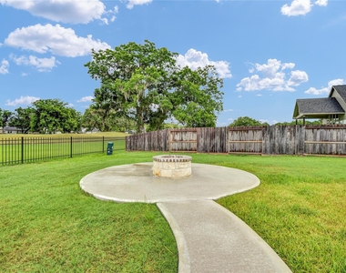 411 S Amherst Drive - Photo Thumbnail 35