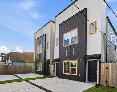 9819 Turnbow Street - Photo Thumbnail 2