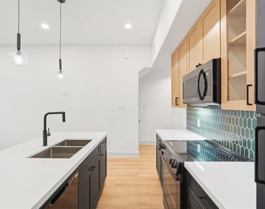 9819 Turnbow Street - Photo Thumbnail 9