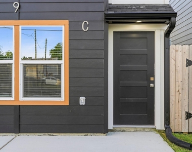 9819 Turnbow Street - Photo Thumbnail 3