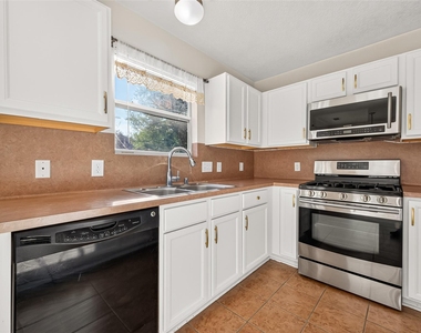 4718 Cypress Dawn Lane - Photo Thumbnail 10