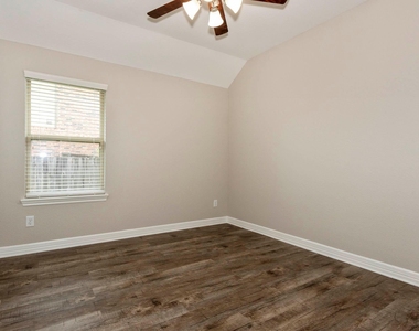 9735 Stratton Ridge Drive - Photo Thumbnail 23