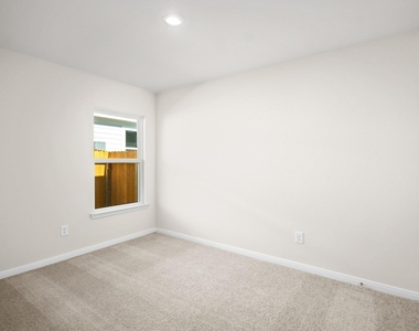 10389 Sweetwater Creek Drive - Photo Thumbnail 7