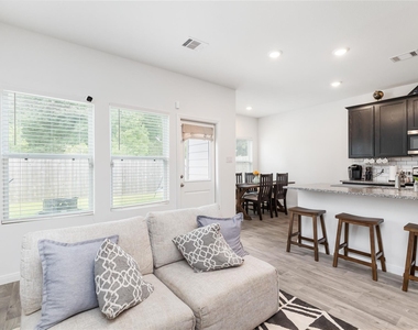 12990 Sorrento Bay Drive - Photo Thumbnail 4