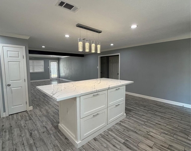 16215 Parksley Drive - Photo Thumbnail 10