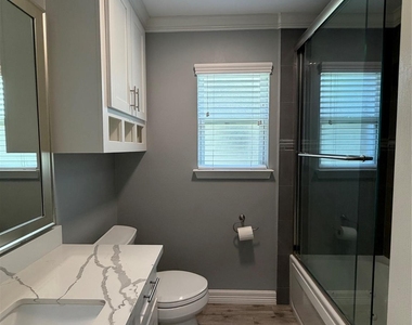 16215 Parksley Drive - Photo Thumbnail 6