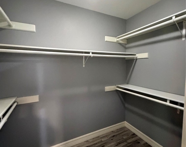 16215 Parksley Drive - Photo Thumbnail 3