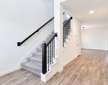 31606 Whittis Hill Way - Photo Thumbnail 5