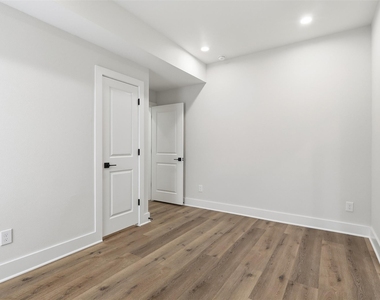9403 Hammerly Boulevard - Photo Thumbnail 5
