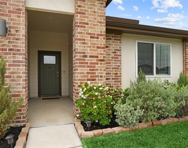 29806 Wildcat Way - Photo Thumbnail 1