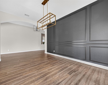 7211 Sylvan Birch Trail - Photo Thumbnail 7