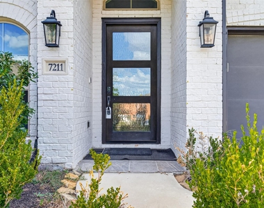 7211 Sylvan Birch Trail - Photo Thumbnail 3