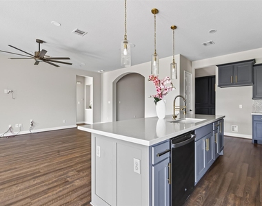 7211 Sylvan Birch Trail - Photo Thumbnail 15