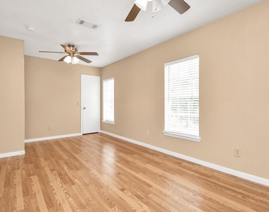 2822 Great Lakes Avenue - Photo Thumbnail 32