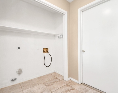 2822 Great Lakes Avenue - Photo Thumbnail 23