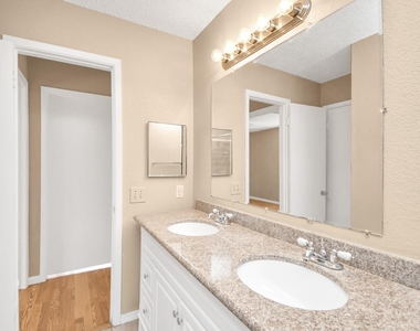2822 Great Lakes Avenue - Photo Thumbnail 31