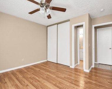 2822 Great Lakes Avenue - Photo Thumbnail 11