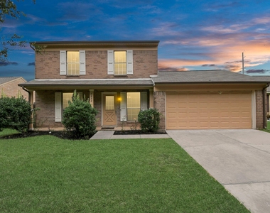 2822 Great Lakes Avenue - Photo Thumbnail 6