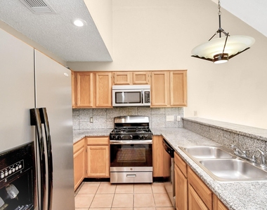 2822 Great Lakes Avenue - Photo Thumbnail 20