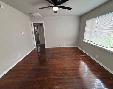 3521 Grassmere Street - Photo Thumbnail 7