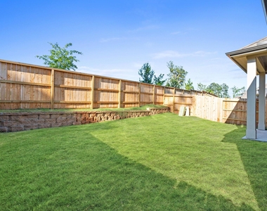 325 Mallorn Lane - Photo Thumbnail 26