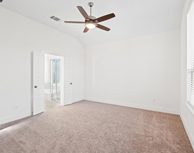 325 Mallorn Lane - Photo Thumbnail 17