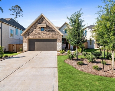325 Mallorn Lane - Photo Thumbnail 1