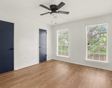 2119 Barr Street - Photo Thumbnail 13