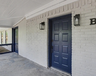 2119 Barr Street - Photo Thumbnail 1