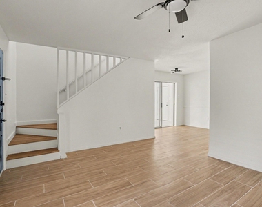 2119 Barr Street - Photo Thumbnail 2
