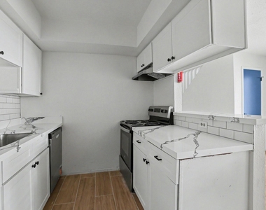 2119 Barr Street - Photo Thumbnail 7
