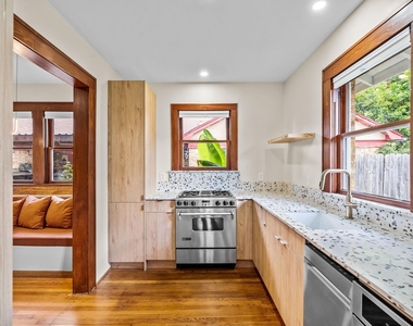 1429 Munger Street - Photo Thumbnail 1