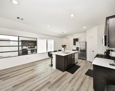 1010 Muscadine Vine Lane - Photo Thumbnail 9