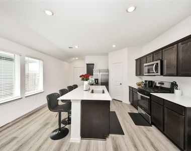 1010 Muscadine Vine Lane - Photo Thumbnail 10