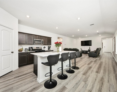 1010 Muscadine Vine Lane - Photo Thumbnail 14