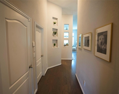 509 Palmilla Street - Photo Thumbnail 5