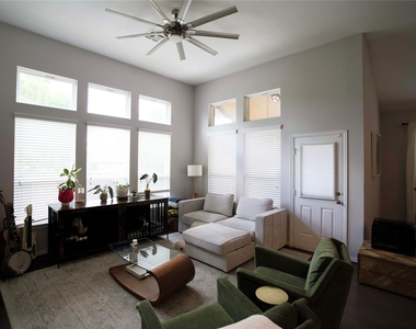 509 Palmilla Street - Photo Thumbnail 6