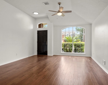 16014 Lakestone Drive - Photo Thumbnail 3
