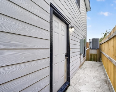 8637 Peachtree Street - Photo Thumbnail 7