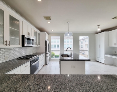 1315 Oneil Street - Photo Thumbnail 5