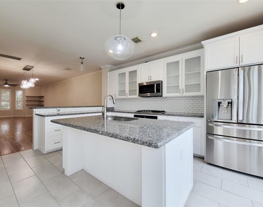 1315 Oneil Street - Photo Thumbnail 4