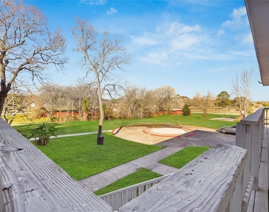1803 Oak Street - Photo Thumbnail 1