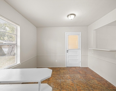 5530 Shamrock Street - Photo Thumbnail 5