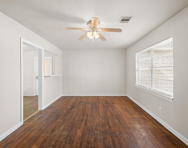5530 Shamrock Street - Photo Thumbnail 6