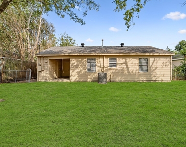 5530 Shamrock Street - Photo Thumbnail 1