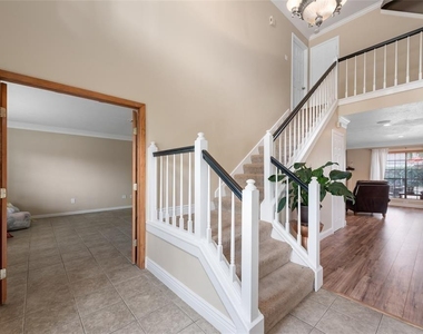 2105 Meadow Parkway N N - Photo Thumbnail 8